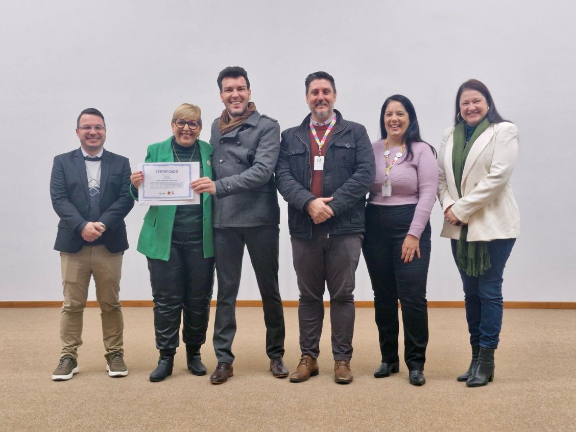 MUNICÍPIO DE IBIAÇÁ RECEBE CERTIFICADO DE "EQUIPE AMIGA DA MÃO, PARCERIA E CRIANÇA